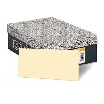 Hammermill® Colors Pastel Cream 60 lb. Wove No. 6-3/4 Regular Envelopes 500 per Box